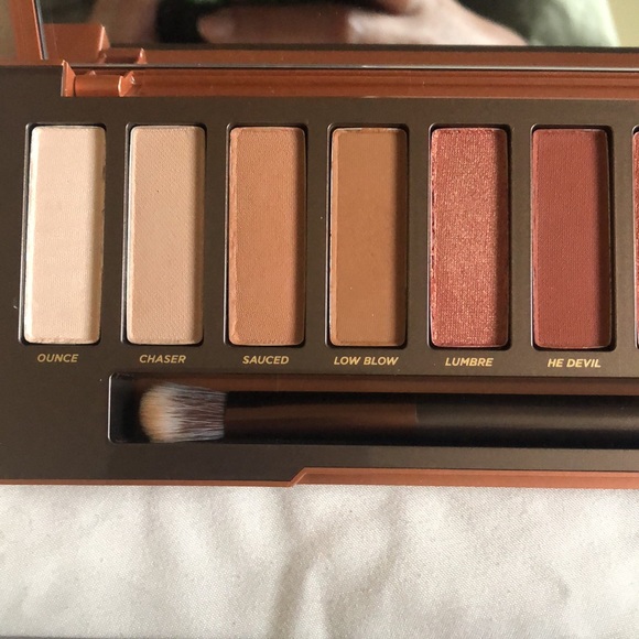 2 for $55 - Naked Heat Palette - Picture 3 of 7